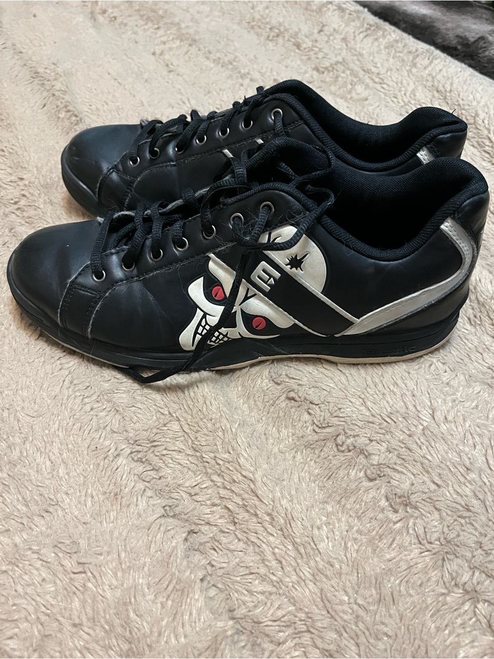 Men’s bowling shoes
